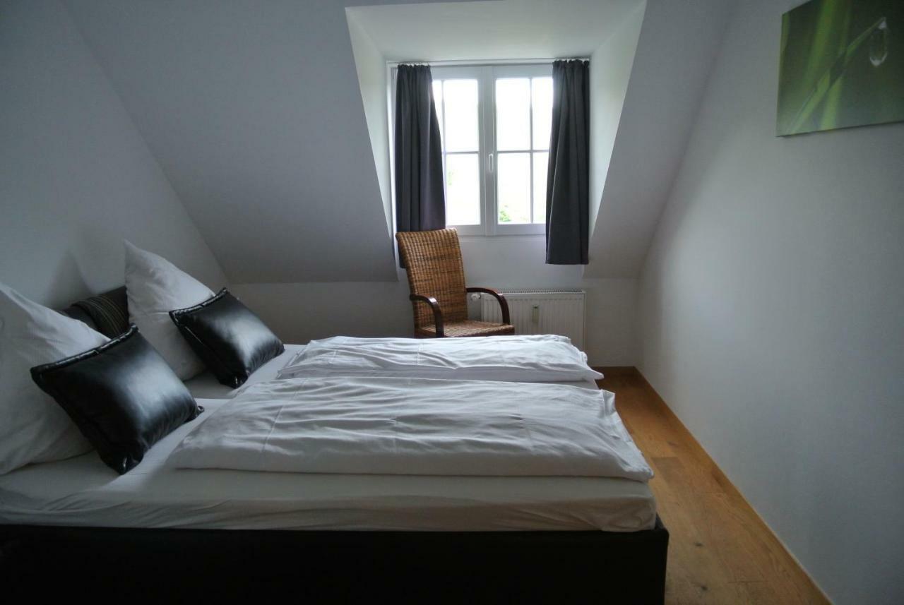 Gaestehaus Sektstuuf St. Laurentius Leiwen Bagian luar foto